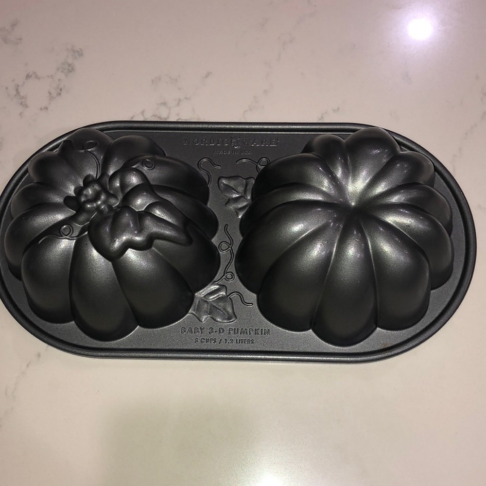 Nordic Ware Baby 3-D Pumpkin cake pan